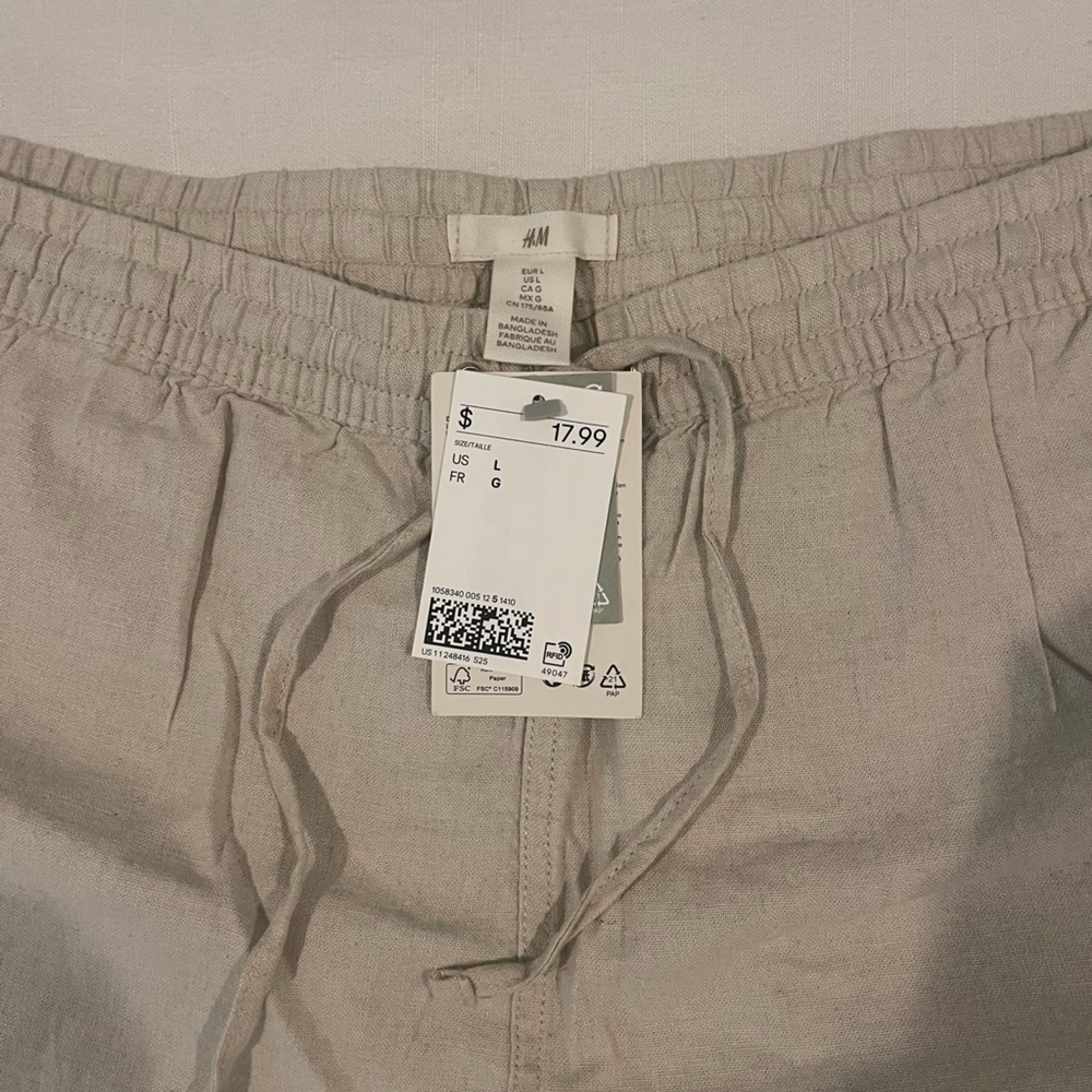 Brand new shorts, size L, tan color